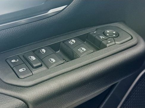 New 2026 RAM 1500 4x4 Crew Cab image 18