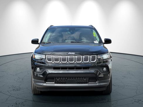 Certified 2022 Jeep Compass Latitude image 9