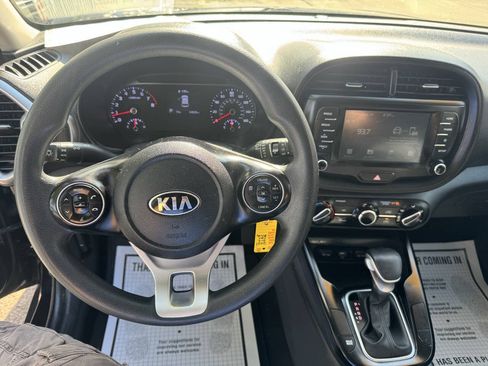 Used 2021 Kia Soul LX FWD image 8