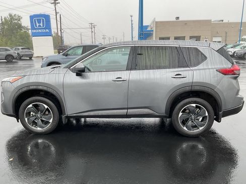 Used 2026 Nissan Rogue SV AWD/4WD image 8