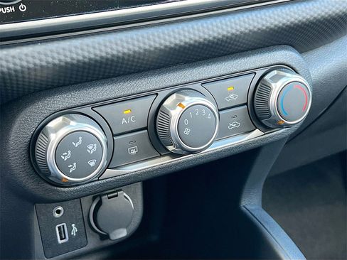 New 2025 Nissan Kicks Play S image 15