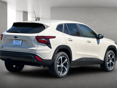 New 2026 Chevrolet Trax RS w/ Driver Confidence Package FWD image 4