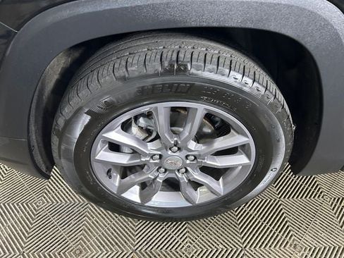 Used 2024 GMC Terrain SLT AWD/4WD image 10