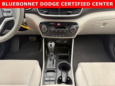 Used 2021 Hyundai Tucson SE FWD image 18