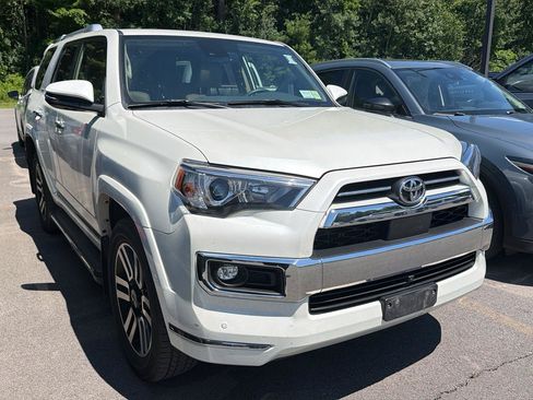 Used 2022 Toyota 4Runner Limited AWD/4WD image 3