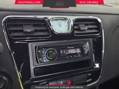 Used 2012 Chrysler 200 Touring image 7