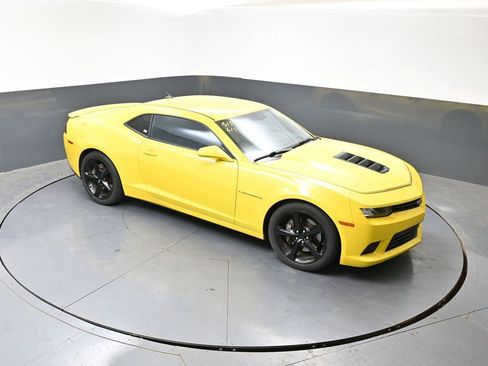 Used 2015 Chevrolet Camaro SS RWD image 11
