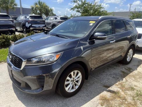 Used 2019 Kia Sorento AWD w/ LX Convenience Package image 1