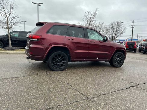 Certified 2021 Jeep Grand Cherokee Laredo X image 12