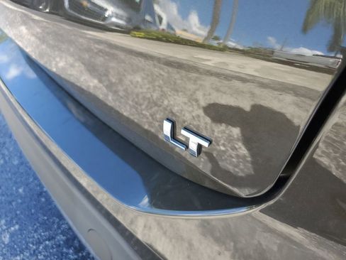 Used 2023 Chevrolet Equinox LT FWD image 10