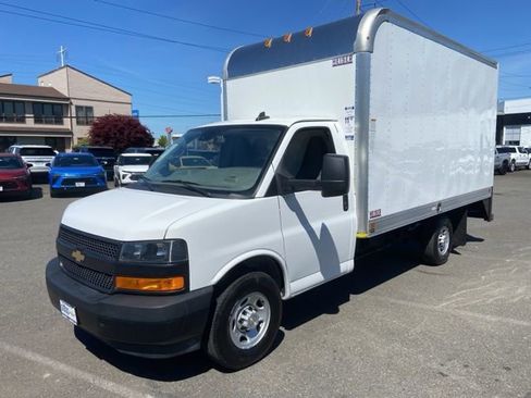 Used 2021 Chevrolet Express 3500 w/ Power Convenience Package image 4