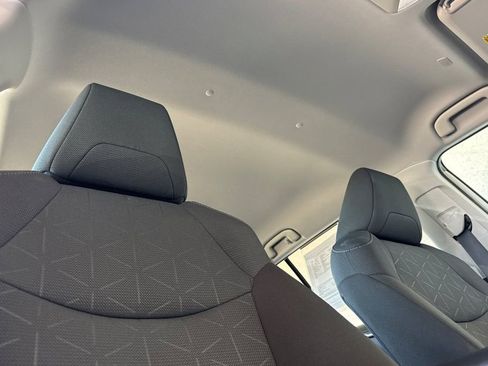 Used 2024 Toyota RAV4 XLE AWD/4WD image 20