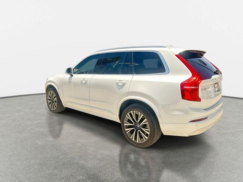 Used 2022 Volvo XC90 T5 Momentum w/ Climate Package FWD image 6