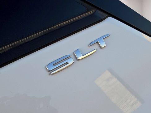 Used 2023 GMC Terrain SLT AWD/4WD image 12