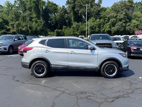 Used 2019 Nissan Rogue Sport S FWD image 4