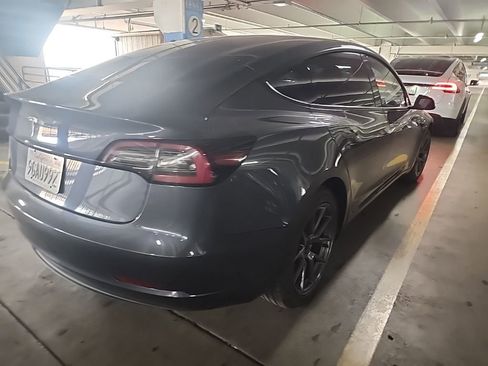 Used 2023 Tesla Model 3 Standard Range image 2