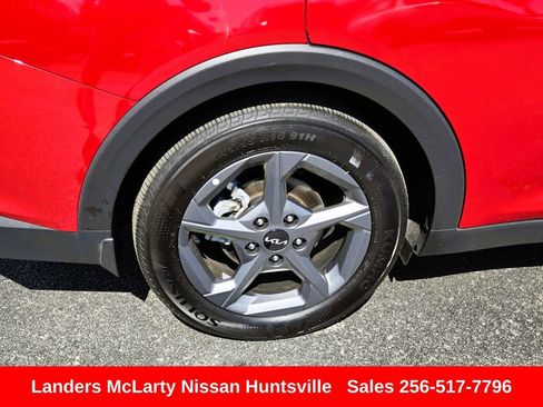 Used 2025 Kia K4 LXS image 11