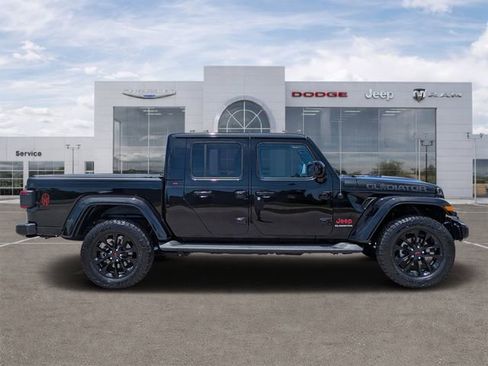 Certified 2021 Jeep Gladiator Overland AWD/4WD image 2