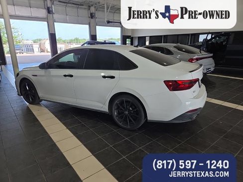 Used 2024 Volkswagen Jetta GLI 40th Anniversary Edition FWD image 6