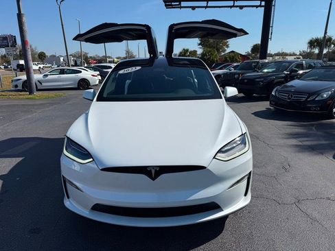Used 2023 Tesla Model X image 2