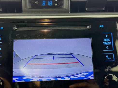 Used 2019 Toyota Corolla LE image 16