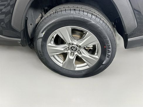 Used 2024 Toyota RAV4 XLE FWD image 11