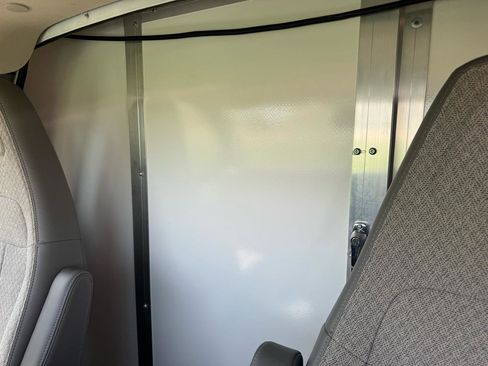 Used 2022 Chevrolet Express 3500 w/ Power Convenience Package RWD image 20