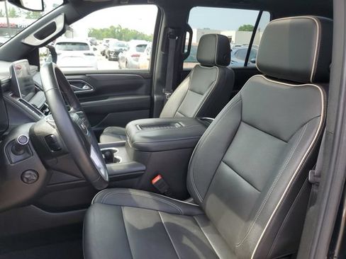 Used 2023 GMC Yukon SLT w/ SLT Premium Package AWD/4WD image 7