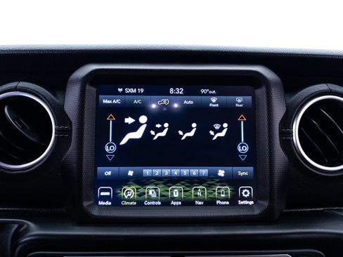 Used 2022 Jeep Wrangler Unlimited Sahara AWD/4WD image 29
