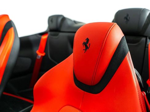 Certified 2025 Ferrari Roma Spider RWD image 17