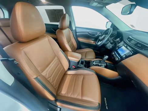 Used 2017 Nissan Rogue SL w/ SL Premium Package FWD image 31