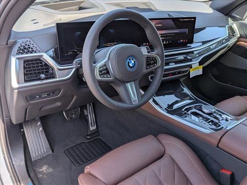 New 2026 BMW X5 xDrive50e w/ M Sport Package AWD/4WD image 3