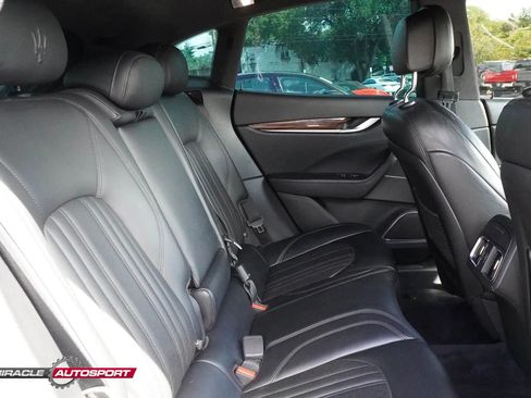 Used 2017 Maserati Levante S AWD/4WD image 39