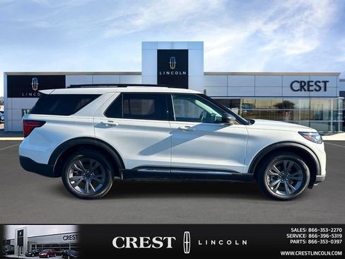 Used 2025 Ford Explorer Active w/ Active Comfort Package AWD/4WD image 2