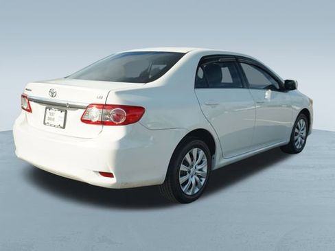 Used 2013 Toyota Corolla LE image 8
