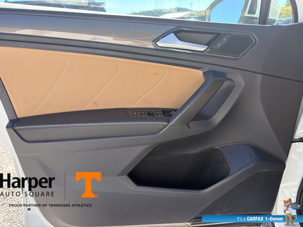 Used 2023 Volkswagen Tiguan SE w/ Panoramic Sunroof Package AWD/4WD image 18