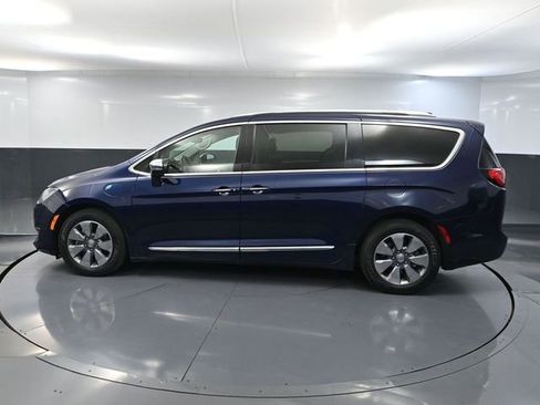 Used 2018 Chrysler Pacifica Limited w/ Advanced Safetytec Group FWD image 9