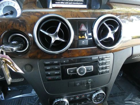 Used 2015 Mercedes-Benz GLK 350 2WD image 48