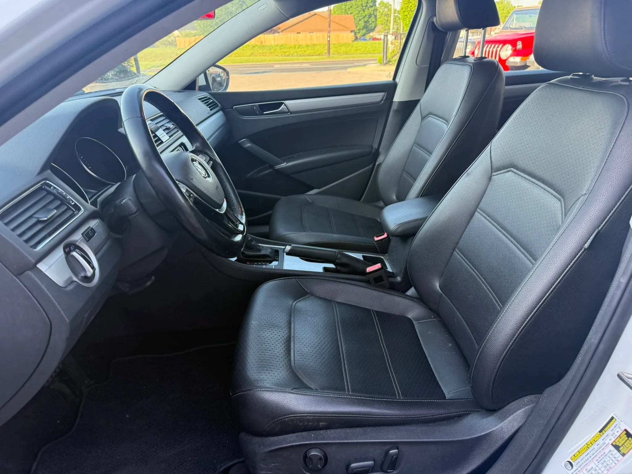Used 2019 Volkswagen Passat 2.0T Wolfsburg FWD image 10