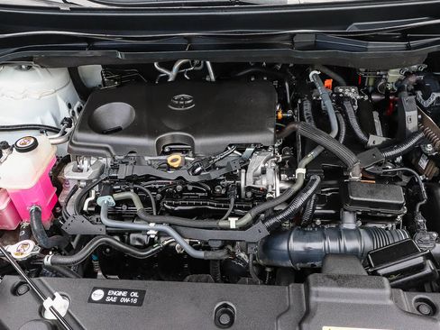 Used 2021 Toyota Sienna XLE w/ XLE Plus Package FWD image 39