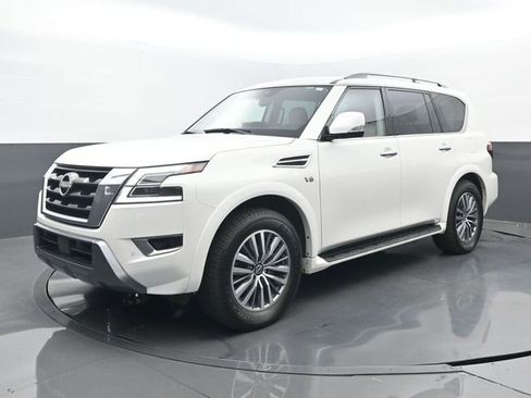 Used 2022 Nissan Armada SV w/ SV Appearance Package image 8