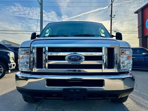 Used 2019 Ford E-350 and Econoline 350 Super Duty w/ Power Windows & Locks Group image 8