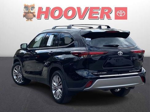 Used 2026 Toyota Highlander Platinum AWD/4WD image 3