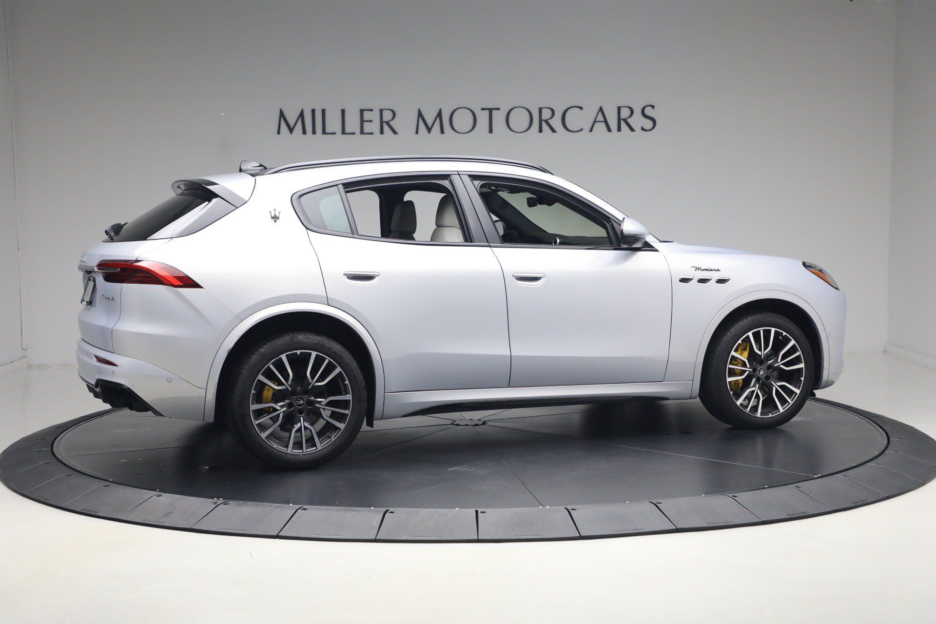 Certified 2023 Maserati Grecale Modena AWD/4WD image 8