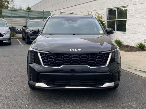 Used 2024 Kia Sorento S image 2