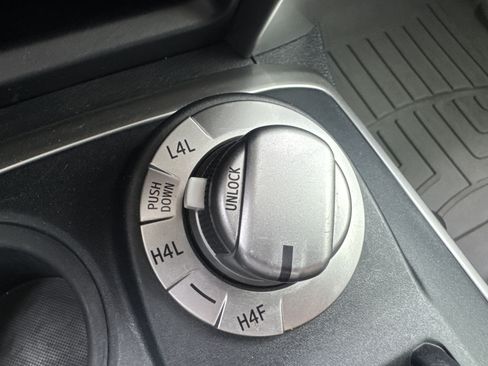 Used 2016 Toyota 4Runner Limited AWD/4WD image 37