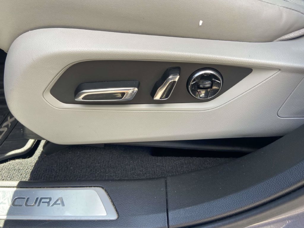 Used 2019 Acura RDX w/ Advance Package AWD/4WD image 16