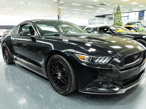 Used 2016 Ford Mustang GT Premium w/ Equipment Group 401A image 5