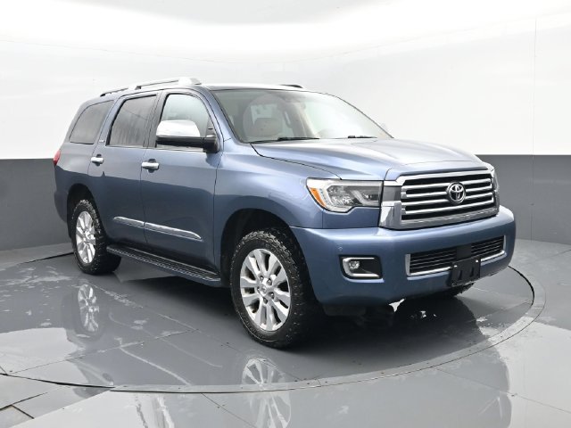 Used 2018 Toyota Sequoia Platinum AWD/4WD image 3