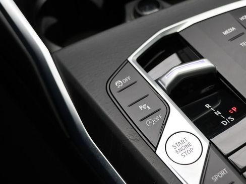 Used 2024 BMW 330i xDrive Sedan w/ Convenience Package image 28